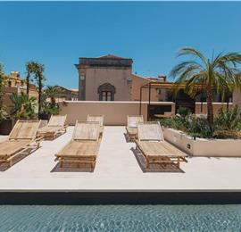 3 bedroom villa with heated pool in Noto, sleeps 6